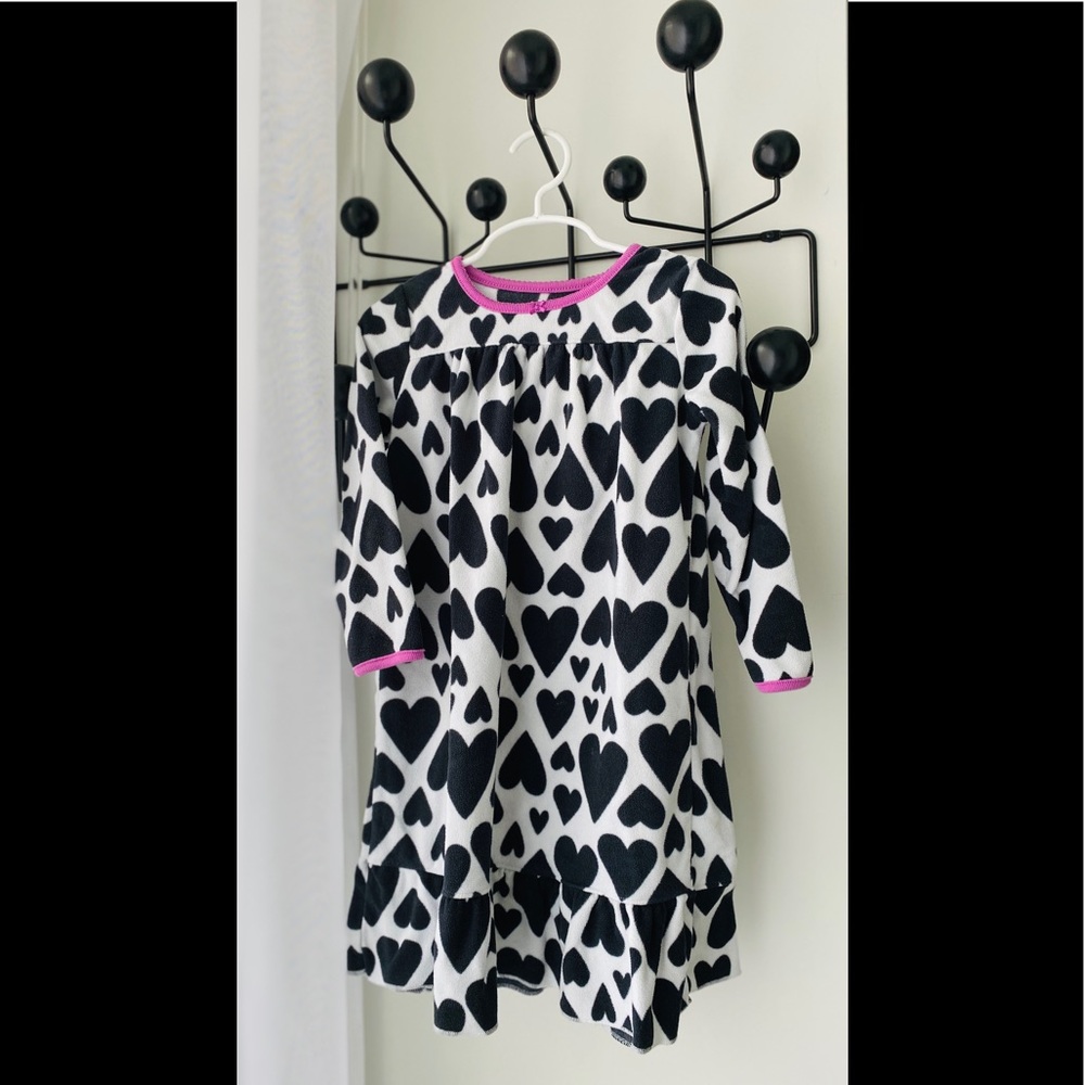 🤍🖤Kids nightgown 3T